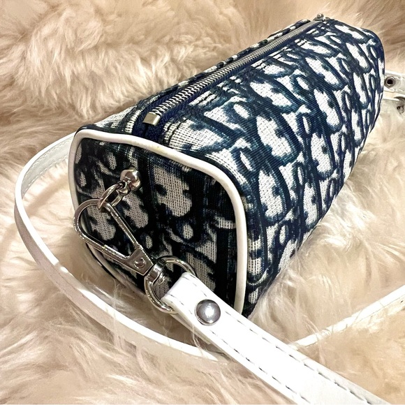 Christian Dior Crossbody Bag Monogram Cosmetic Pouch with Crossbody chain - Picture 8 of 14